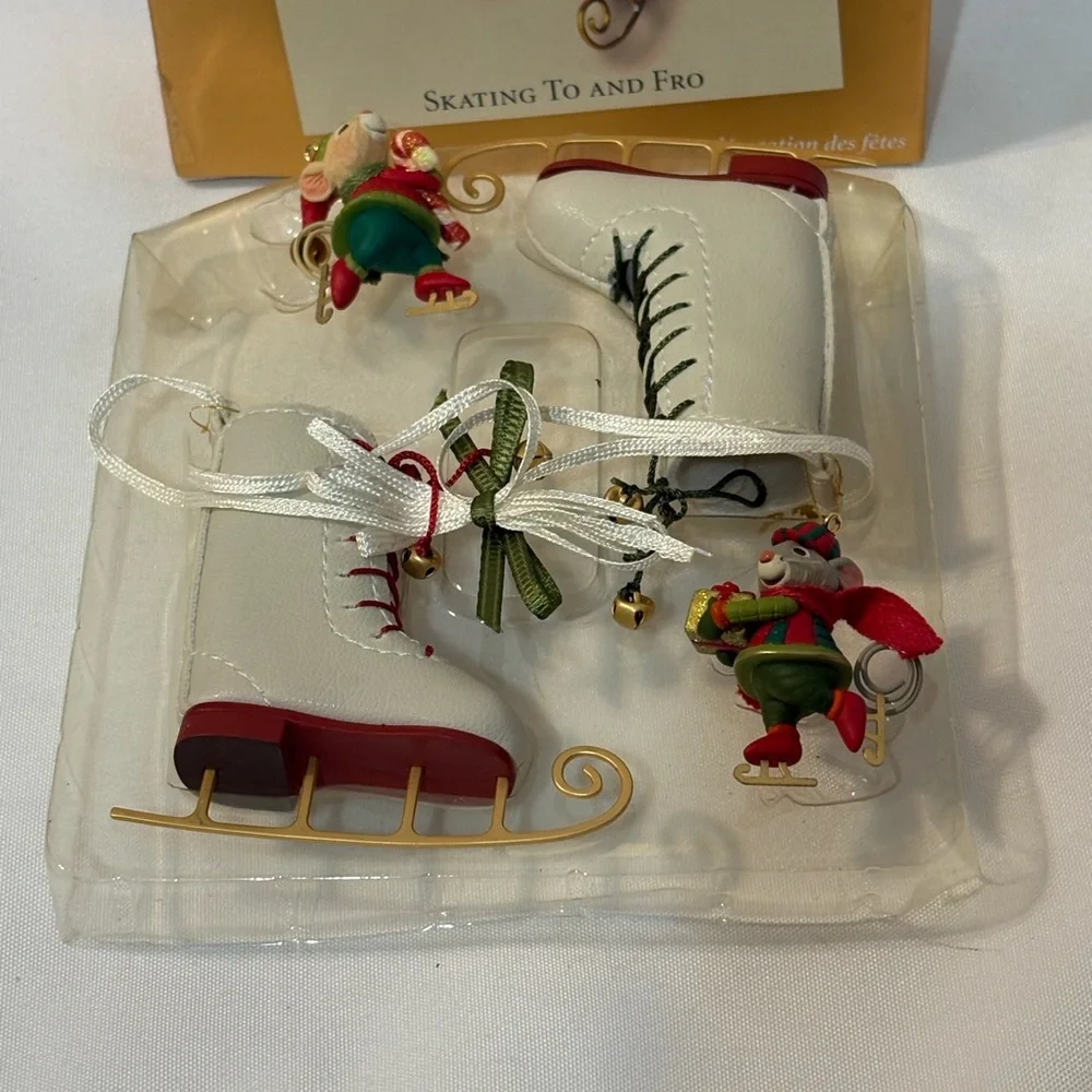 HALLMARK 2003 Keepsake Ornament Club Exclusive Christmas Skating To And Fro Mice